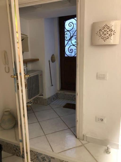 Charly'S House Villa กาญารี ภายนอก รูปภาพ